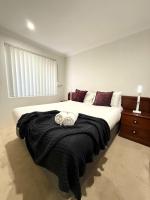 4 Private 3BR Villa Near Yokine & Parking - B&B Perth