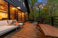 Modern Log Cabin - Hot Tub, Fire Pit, Spa-like bathroom in secluded nature haven - B&B Blue Ridge