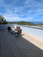 Brand New 3-Bedroom, 2-Bathroom Free Private Parking Wellington Bay Views - Chambres d'hôtes Wellington