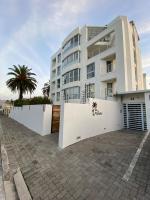 Elegant 2 Bedroom Apartment 150m from Beach - 2 Palms - B&B Strand