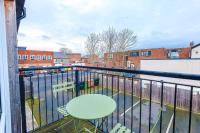 Centrally Located Formby Flat by 53 Degrees Property, Perfect for Work & Leisure - B&B Formby