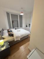 Modern 4 Bedroom House Sleeps 10 Free Parking Liverpool - Ferienwohnung Litherland