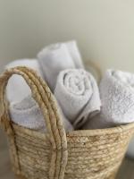 Spacious apartment with balcony - B&B Yzberish