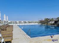 Modern 1BR in Damac Hills 2, Pool & Desert views - B&B Dubai