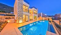 Honeymoon Villa with Luxury Indoor and Outdoor Pools in Kalkan - Chambres d'hôtes Kaş