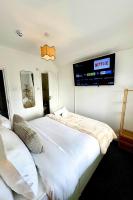 The Lockside By Allsquare Stays 5BDR Heathrow M4 M25 M3 - Ferienwohnung Staines-upon-Thames