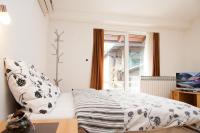 B&B Velika Gorica - Rooms Garden Zagreb Airport - Bed and Breakfast Velika Gorica