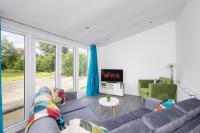 Temple by Alt-Stay Contractor Accommodation - 4 Bed Contractor Home With Parking, Wi-Fi & Full Kitchen - Ideal For Long stays - Chambres d’hôtes Leeds