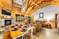 Cabin for 6 w Hot Tub & Game Room - B&B Gatlinburg