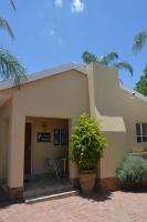 The Palms Guest House - Bed and Breakfast Hartswater