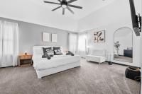 Elegant 5BR Pool House with Cinema Fire Pit and Games - Chambres d'hôtes Keller