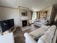 The Retreat 21 Lodge- Hot Tub, pet friendly, WiFi, bath - Golden Palm Resort - Meadow Lakes Caravan & Lodge Hire - Chambres d'hôtes Skegness
