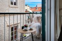 Studio Apartman MAX center of the old town free parking beautiful view - B&B Sebenico