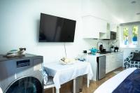 Beach House by LA Coast - Bed and Breakfast Torrance