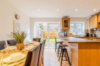 Contractor & Family Friendly, Free WiFi, Free Parking - B&B Tilehurst