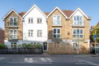 2 Bed Flat in Woking Central - B&B Woking