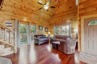 Centrally Located Cabin Sleeps 6 Pool Table - B&B Gatlinburg