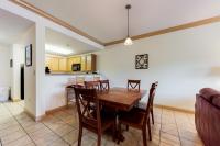 Mtn View Getaway Sleeps 6 Bunk nook Shared Pool - B&B Pigeon Forge