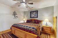 Peaceful Log Cabin Sleeps 6 Hot tub Fireplace - Chambres d’hôtes Gatlinburg
