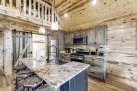 Charming Rustic Mtn Cabin Sleep 9 Hot Tub Balcony - B&B Gatlinburg