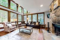 Mountain Escape Sleeps 6 Near Town Free Tickets - Bed and Breakfast Gatlinburg