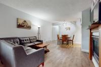 River Place Condo Sleeps 6 Mtn River View Balcony - B&B Pigeon Forge