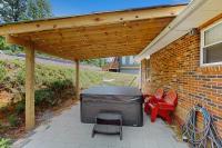 Creekside Retreat Near Gatlinburg's Arts & Crafts - Chambres d'hôtes Gatlinburg