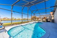 South Facing Private Pool with Lake View & Spa - Quiet Vacation Area - Family Friendly - B&B Kissimmee