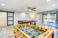Pool, Game Room, Fast WiFi, 25 mile biking trail - B&B Wichita Falls