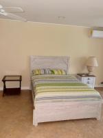 4 story Ocean Villa - B&B Nassau