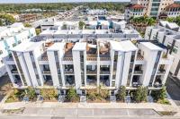 Sunny 4BR Sarasota Retreat With Hot Tub & Rooftop - Chambres d'hôtes Sarasota