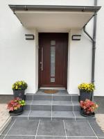 Gelbe Koffer - Design-Apartment Heiligenwald OT Schiffweiler - bis 4 Pers - gemütlich & ruhig - Chambres d'hôtes Schiffweiler