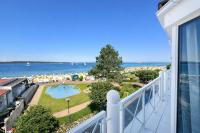 Meerblick-Apartment für bis zu 3 Gäste - Küche & Balkon - B&B Laboe