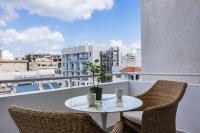 Mori 1-BR Apartment by Makenzy Beach - B&B Larnaka