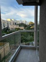 Premium 1BR Apartment in St Julians with Balconies - B&B San Julián
