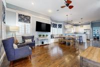 Spacious Home with Private Pool dog-friendly 2 Blocks to Beach - Bed and Breakfast Santa Rosa Beach