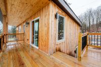 Secluded Private Retreat with Cabin & Vintage Airstream - Bed and Breakfast Alpine