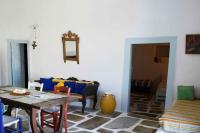 The Castle House, a Living Museum - B&B Ios Chora