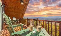Luxury Log Cabin - Mountain Views - 2 King Suites - Sauna & Firepit - 15 miles to National Park - Bed and Breakfast Luray