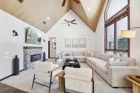 The Perfect Holiday Getaway 5BR 4BA with Pool and Hot Tub - Chambres d'hôtes Ponder