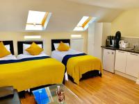 London Studio Apartments, Private Bathroom, Kitchenette, Parking, NP7 - B&B London