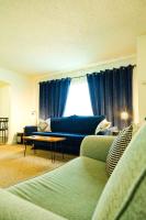 Downtown Blue Room at Villages on Aurora - Ferienwohnung Ironwood