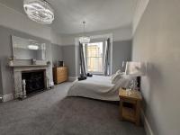 Sleeps 7 Beaches, restaurants, buses, nearby! - B&B Ryde