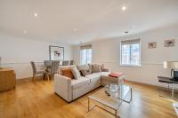 Stylish 2Bed 2Bath Kensington Olympia Flat - B&B London