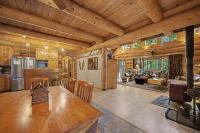 Riverwoods Lodge - Meredith Lodging - Chambres d’hôtes Brightwood