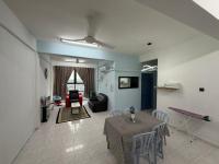Quiet Corner 3 ROOMS FULL AIRCOND by EZYROOM MELAKA - B&B Kampung Ayer Keroh
