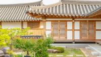 Gyeongju Wadamjung Hanok Pension - B&B Gyeongju