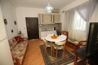 Cozy Central Fier Apartment with Free Parking & AC - B&B Fier