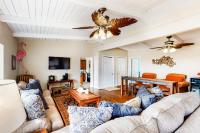 Dog-friendly beach home with expansive deck amazing views & outdoor shower - B&B Pensacola Beach