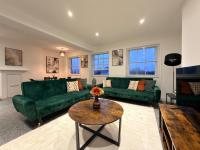 Luxury 2BR Penthouse in Cheltenham Free Parking - Ferienwohnung Cheltenham